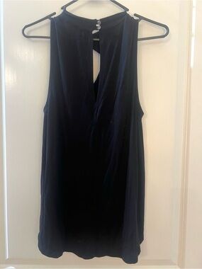 Sleeveless V-Neck Blouse - Black
